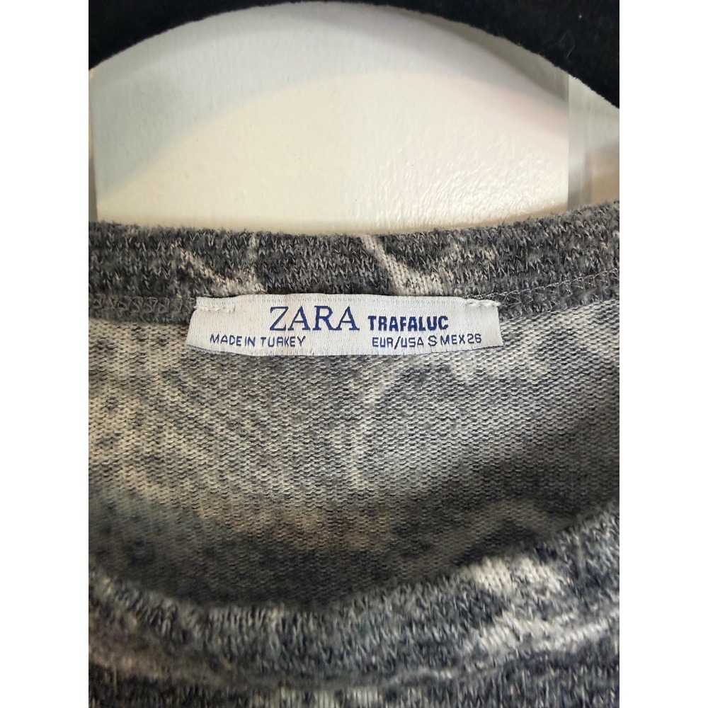 Zara Trafaluc Womens Grey Snakeskin Print Long Sleeve Crop Top Sweater Small - Picture 3 of 3